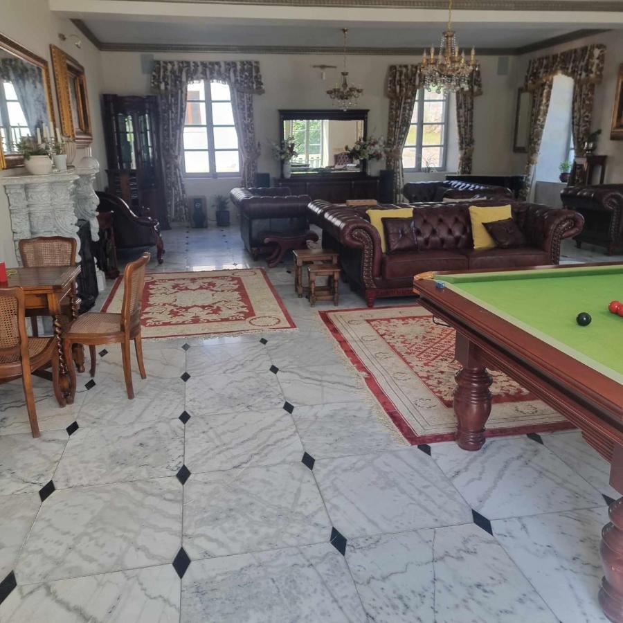 Chateau Roquehort Avec Ev Recharge Point 22Kw Monein Esterno foto